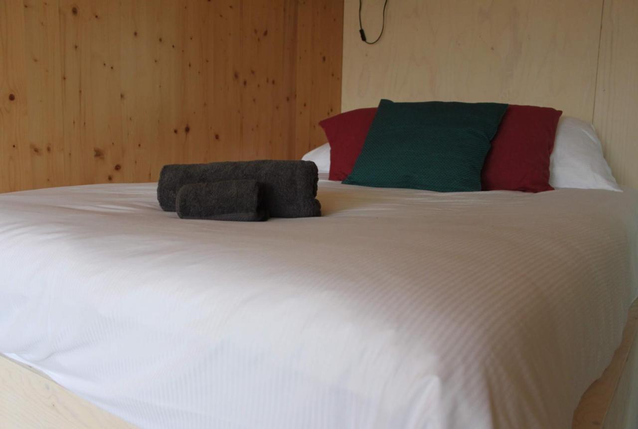 Апартаменты Roots Tiny House Тилбург Экстерьер фото