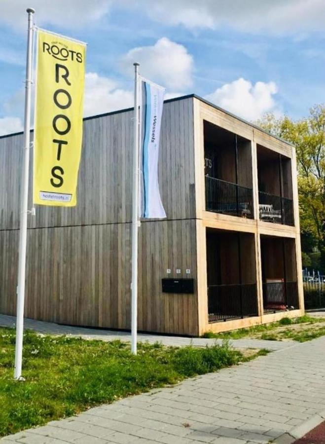Апартаменты Roots Tiny House Тилбург Экстерьер фото
